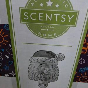 Scentsy Santa Claus Plug-In Warmer - Green and Black